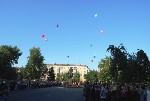 Воздушные шары с названиями факультетов устремились в небо.